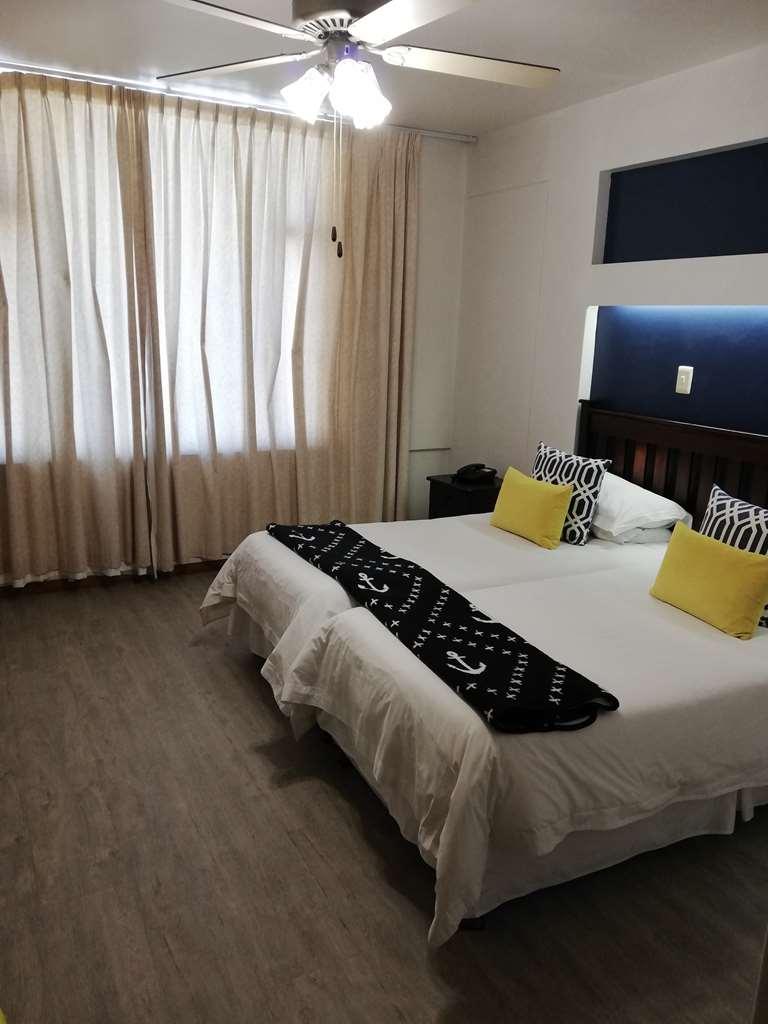 Hoedjiesbaai Hotel 2*