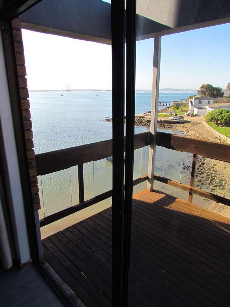 Hoedjiesbaai Hotel