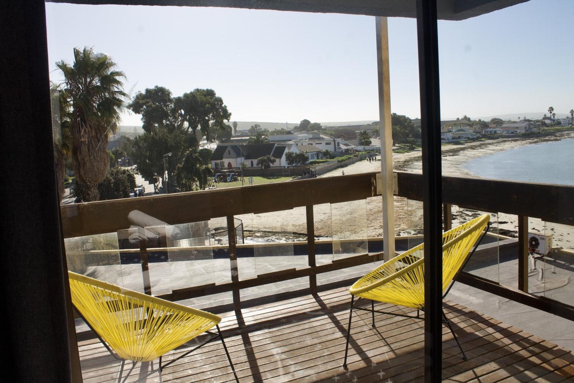 Hoedjiesbaai Hotel