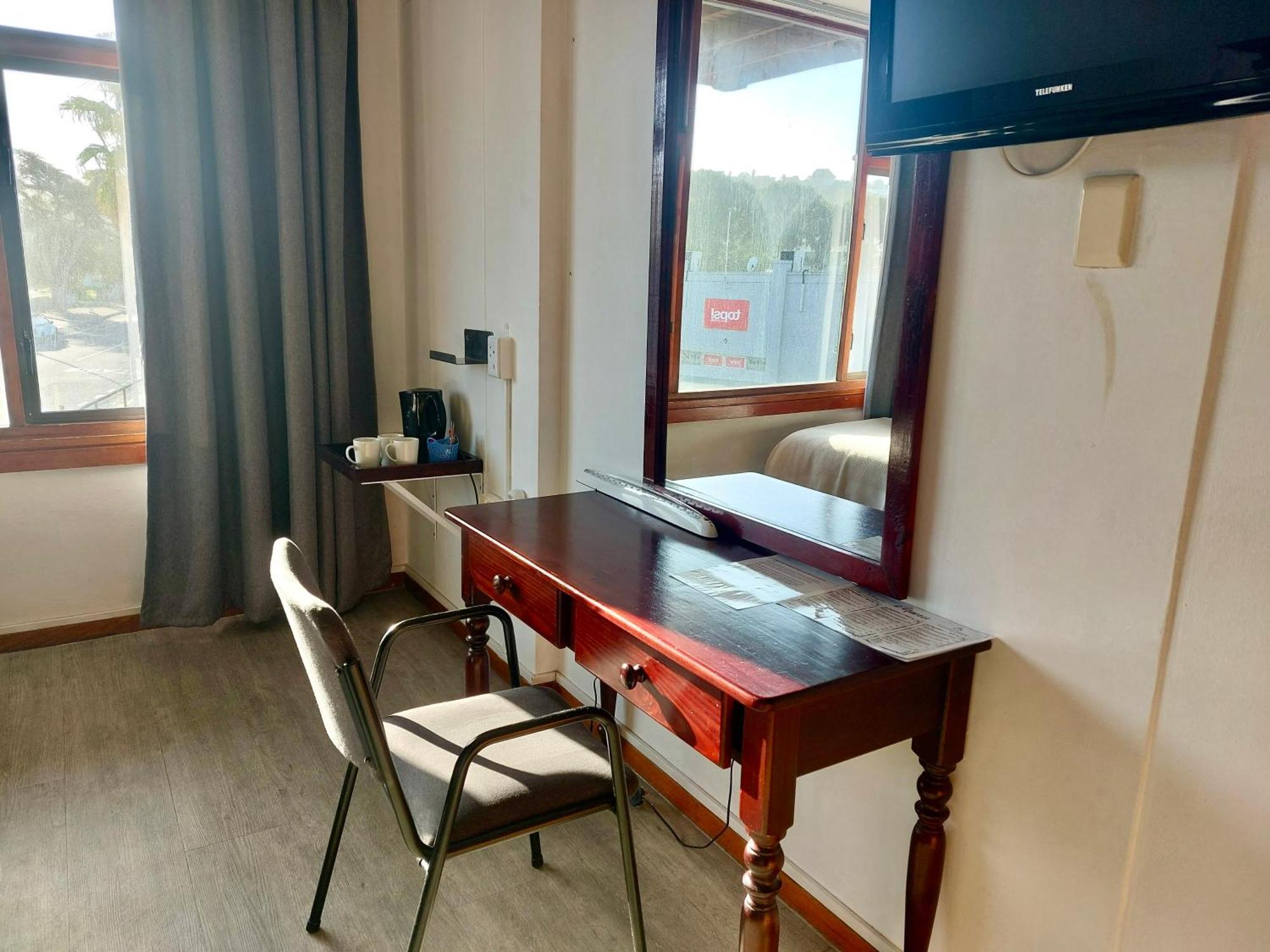 Hotel Hoedjiesbaai 2*