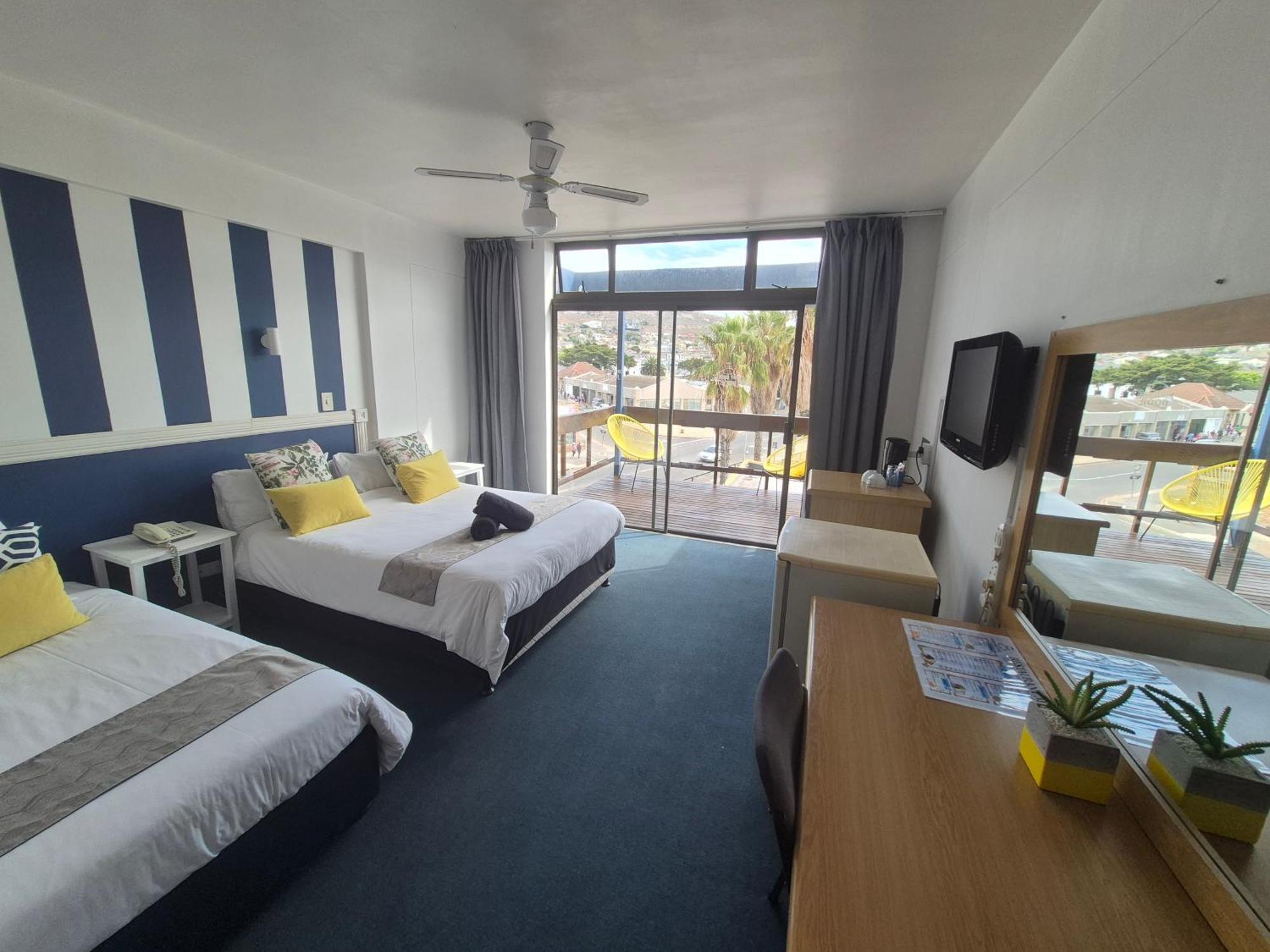 Hotel Hoedjiesbaai 2*