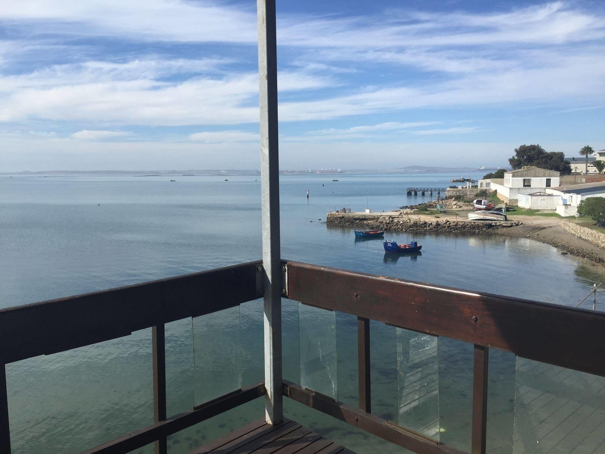 Hoedjiesbaai Hotel 2*