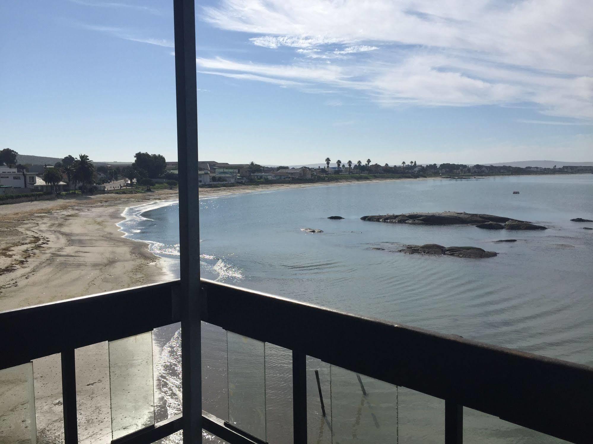 Hoedjiesbaai Hotel